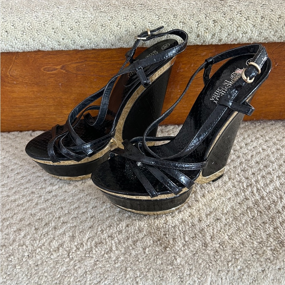 Morshedy Black and Gold Wedges with Elegant Strappy Design❤️Gorgeous